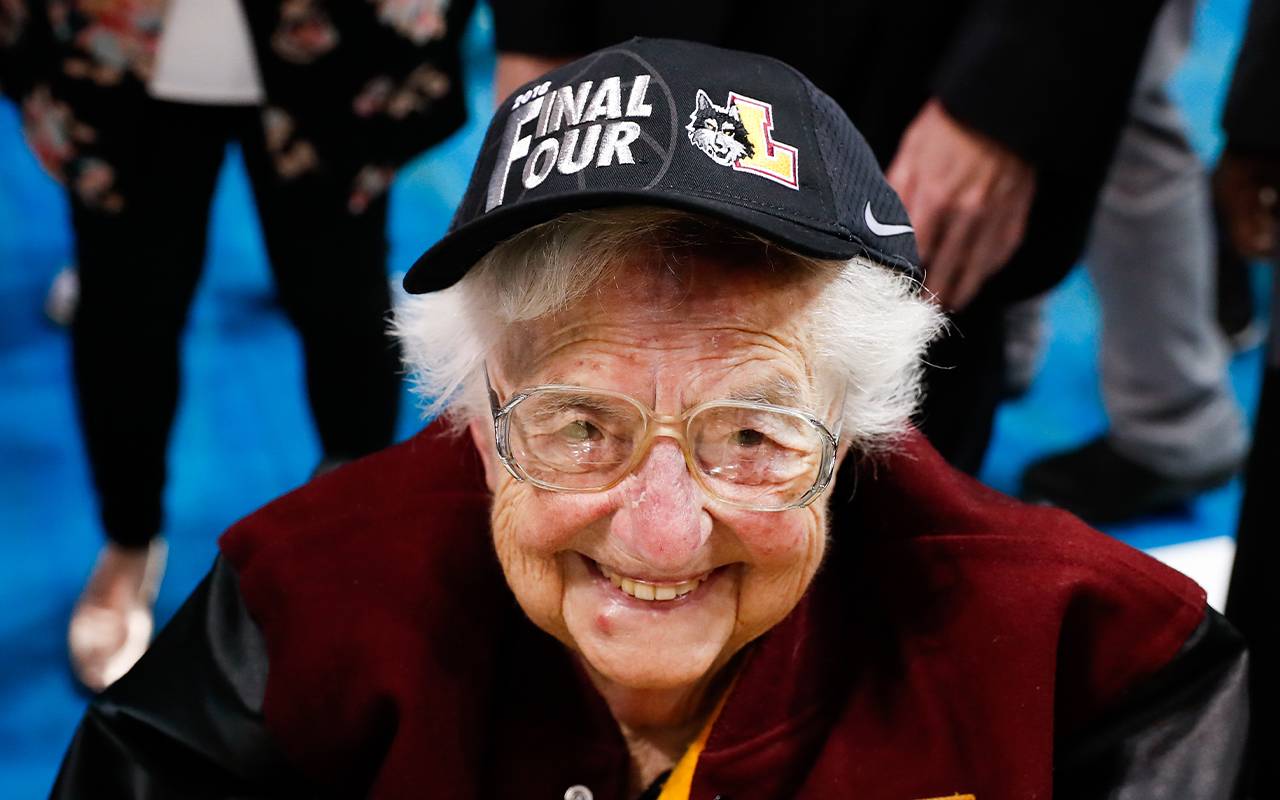 Sister Jean to be Inducted Into Chicagoland Sports Hall of Fame - Loyola  University Chicago Athletics