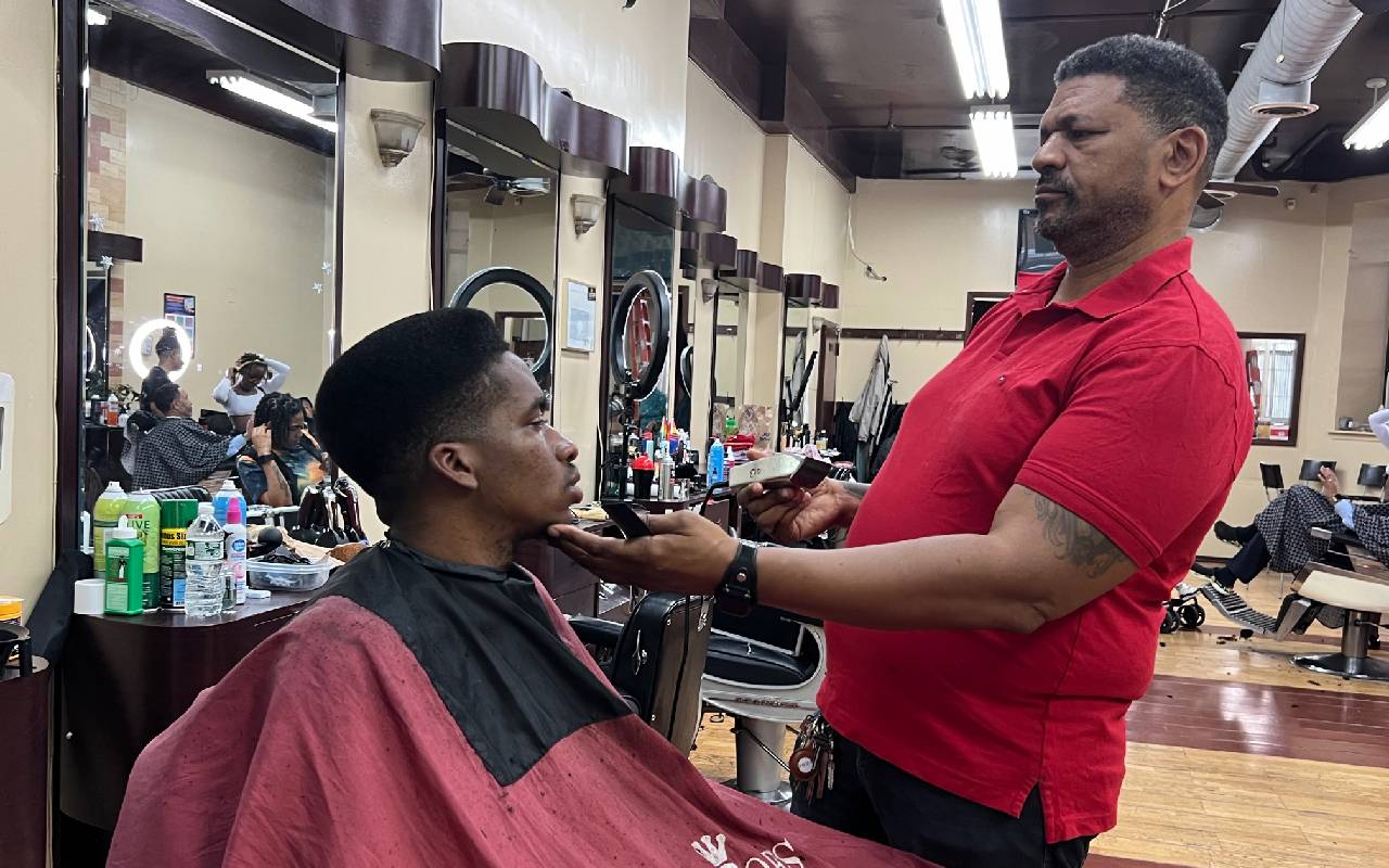 Cutting Heads in Harlem: Black Barbers Play an Important Role