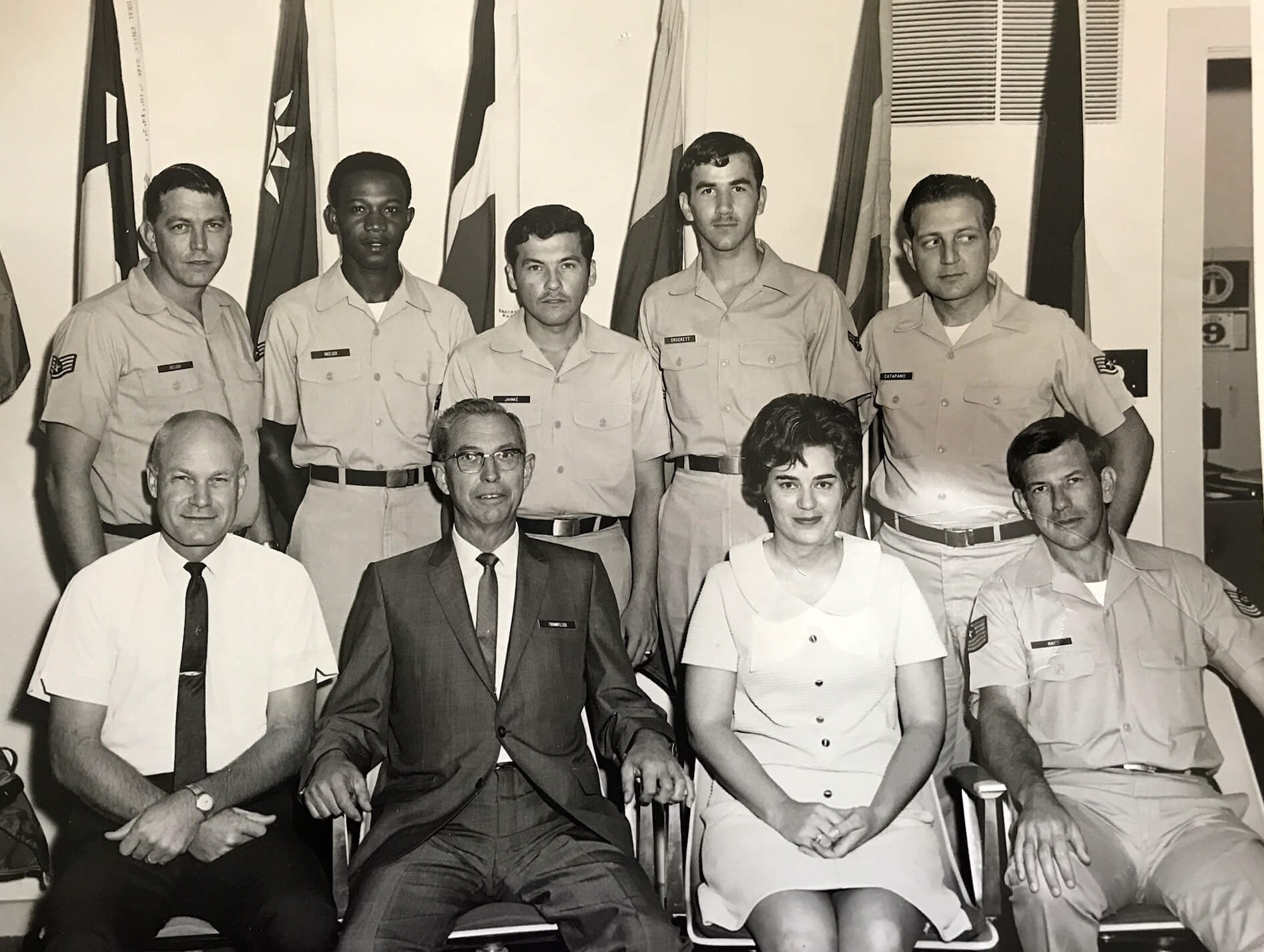 Portrait of a group of U.S. soldiers and admin.