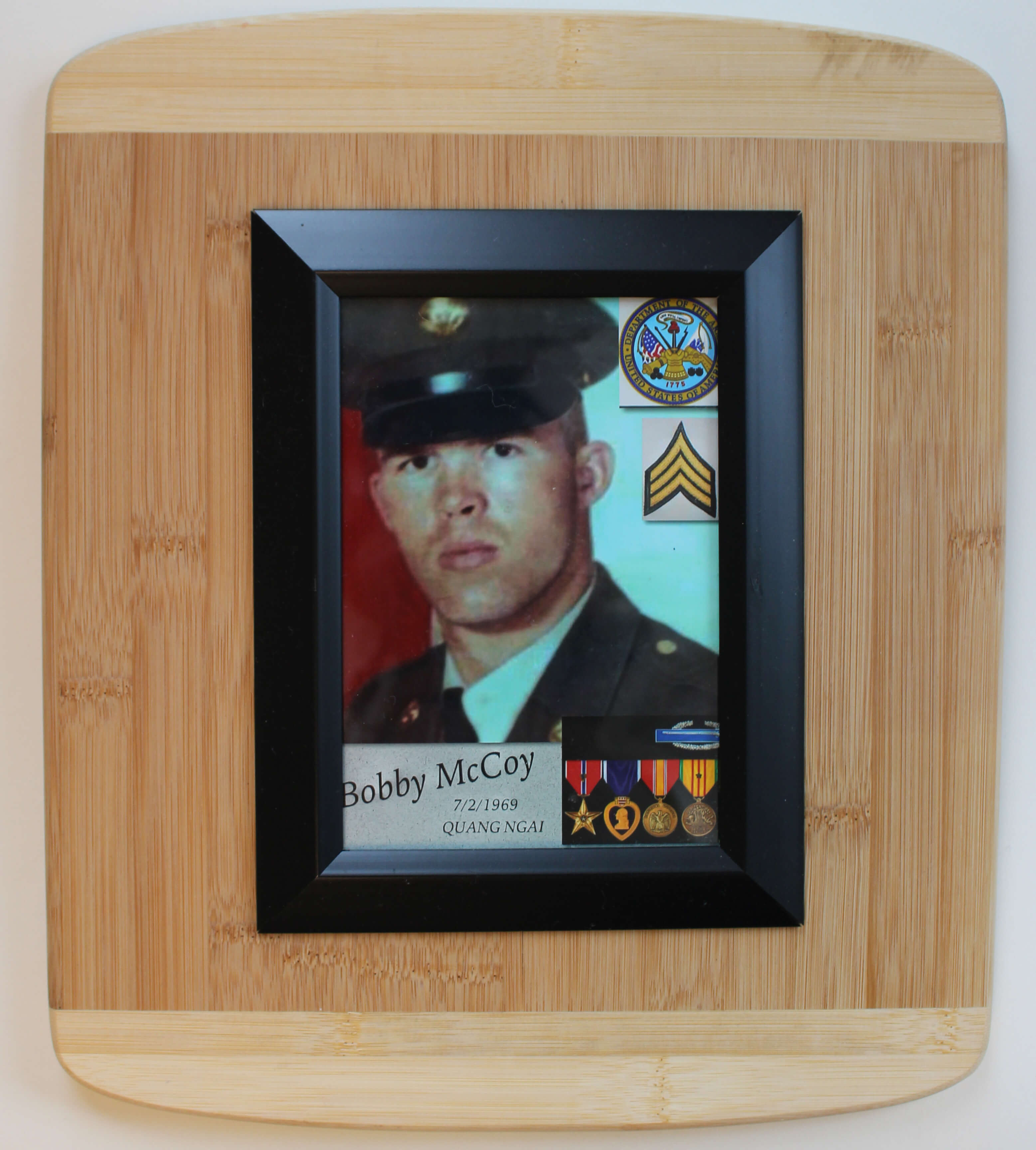 Framed portrait of a soldier.